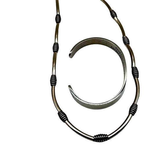 Vintage-Inspired Silver-Tone Necklace & Cuff Bracelet Set - Picture 8 of 8